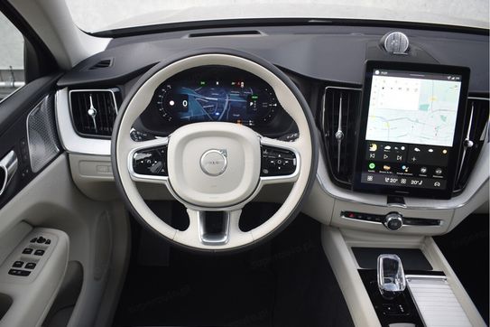 Volvo XC60 T6 Plug-In Hybrid AWD Ultra Dark