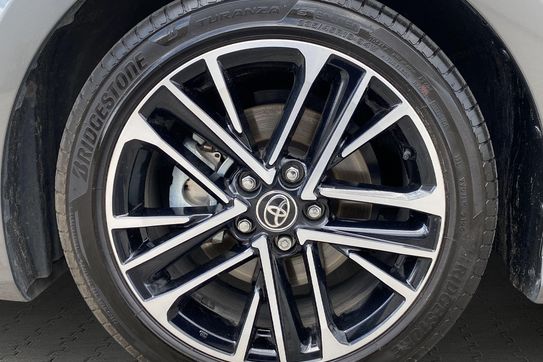 Toyota Camry 2.5 Hybrid Dynamic Force Executive e-CVT