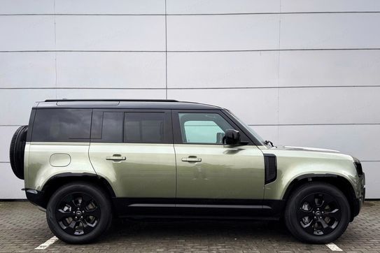 Land Rover Defender 110 D300 X-Dynamic HSE