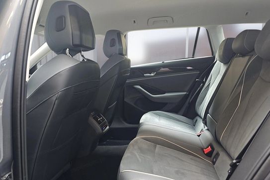 Volkswagen Passat 1.5 TSI  DSG