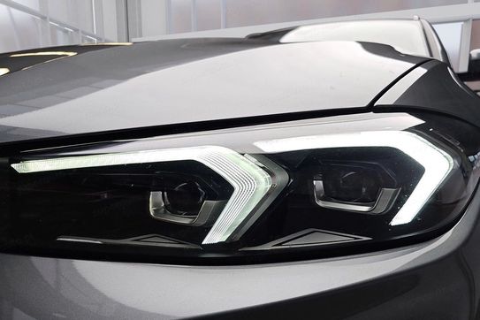 BMW Seria 3 330i xDrive M Sport aut