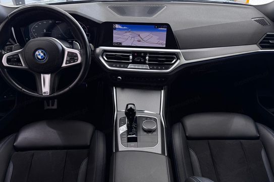 BMW Seria 3 330e xDrive M Sport sport-aut