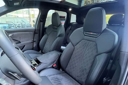Audi Q6 e-tron S line