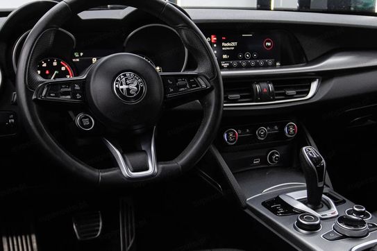 Alfa Romeo Stelvio Turbo Sprint Q4