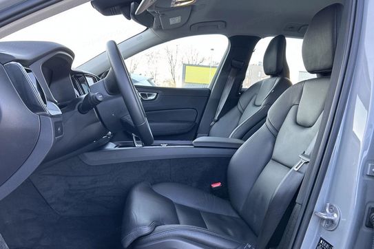 Volvo XC60 B4 B Plus Dark