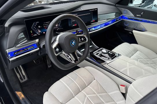 BMW Seria 7 M760e xDrive