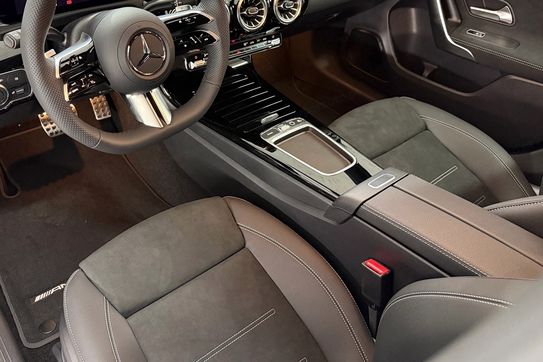 Mercedes CLA 200 AMG Line