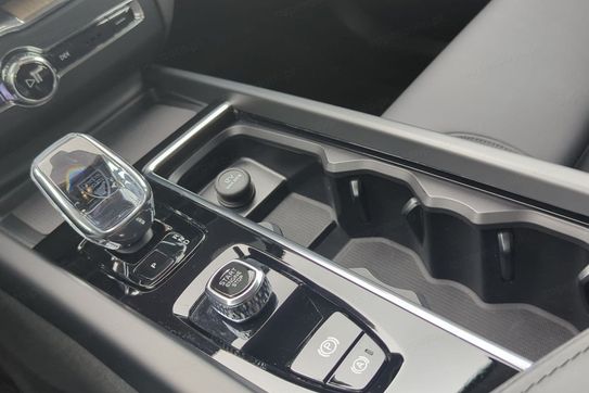 Volvo XC60 B5 B AWD Plus Dark aut