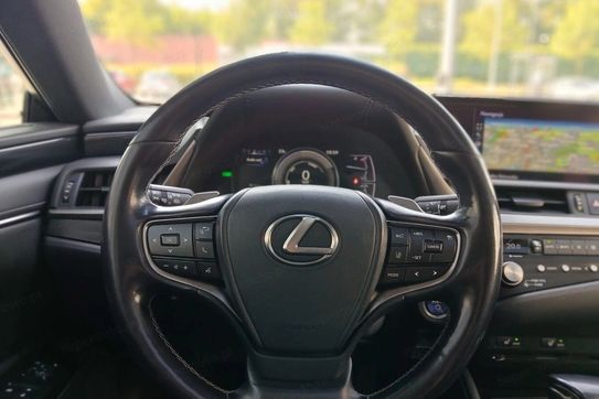 Lexus ES 300h Business Edition