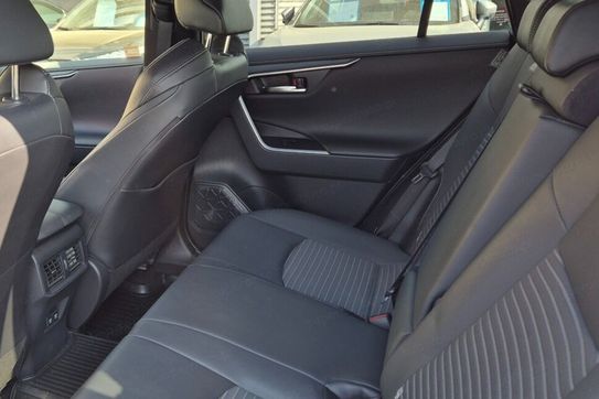 Toyota RAV4 2.5 Hybrid Black Edition by JBL 4x4