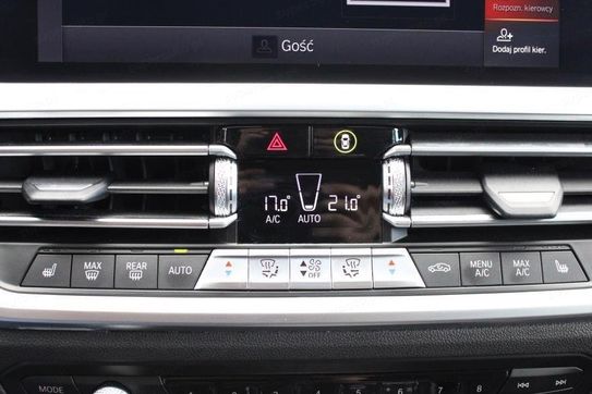 BMW Seria 3 Touring 320d Sport Line