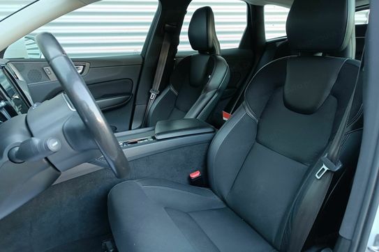 Volvo XC60 T4 Momentum Pro aut