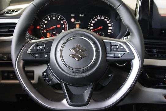 Suzuki Swift Premium Plus 1.2 Dualjet SHVS