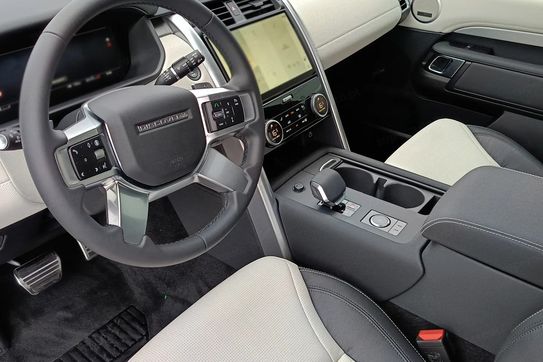 Land Rover Discovery V D250  S