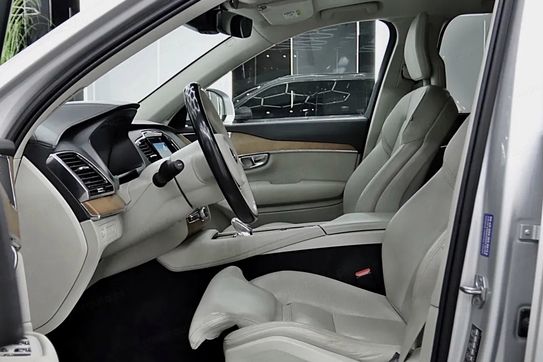 Volvo XC90 T8 AWD Plug-In Hybrid Inscription 7os aut