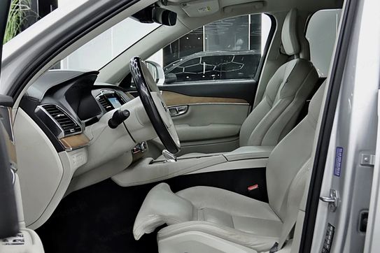 Volvo XC90 T8 Plug-In Hybrid AWD Inscription 7os