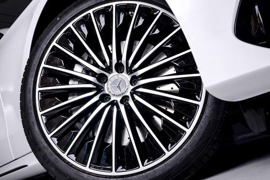 Mercedes Klasa E 220 d  4-Matic AMG