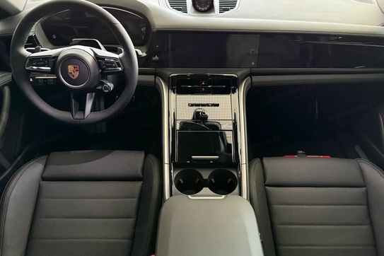 Porsche Panamera 4 E-Hybrid