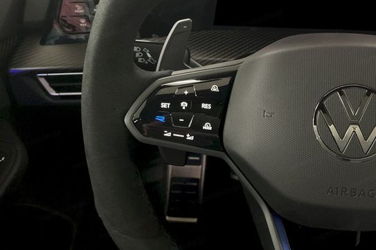 Volkswagen Golf R  2.0 TSI 4MOTION DSG