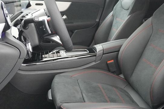 Mercedes CLA 200 AMG Line Shooting Brake