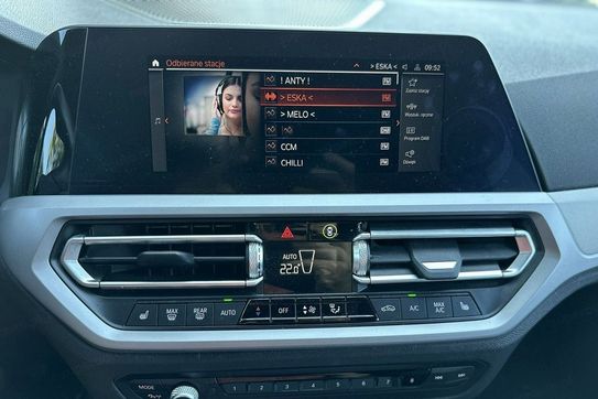 BMW Seria 3 Touring 318d Sport Line
