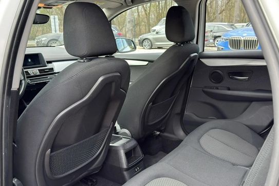 BMW Seria 2 216d aut