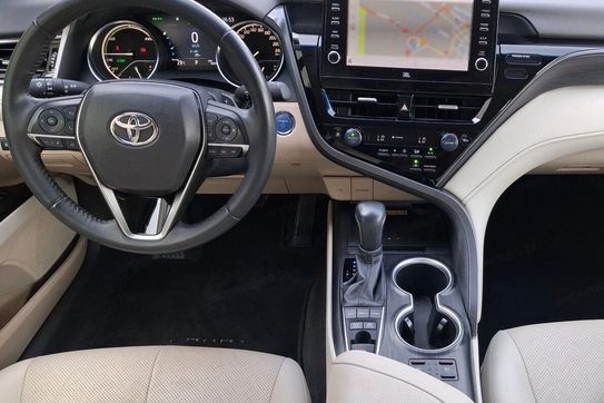 Toyota Camry 2.5 Hybrid Executive Cvt