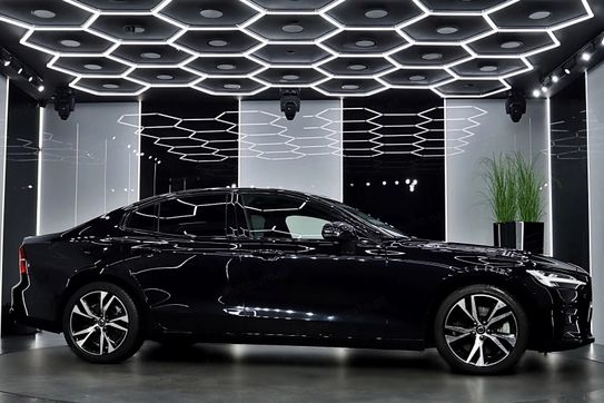 Volvo S60 B5 B AWD Plus Dark aut