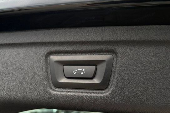 BMW Seria 3 330i xDrive M Sport sport-aut