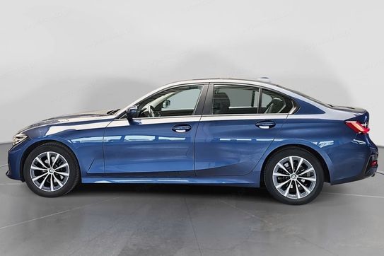 BMW Seria 3 320i Advantage aut