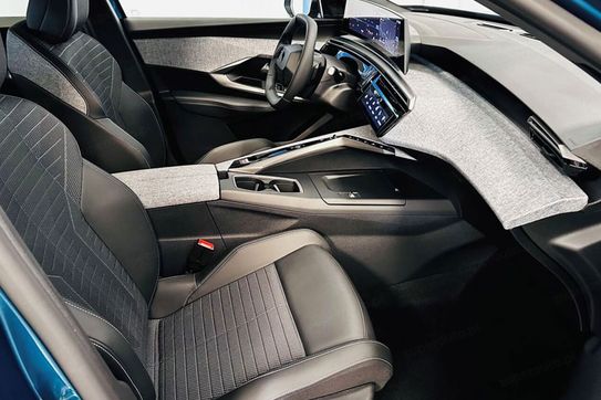 Peugeot 3008 Business e-DCS6 1.2 PureTech mHEV