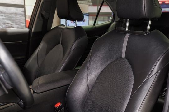 Toyota Camry 2.5 Hybrid Executive CVT