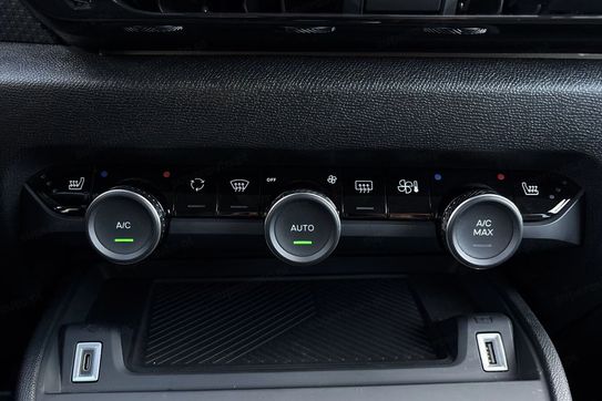 Citroen C4 1.2 Puretech Max S&S EAT8