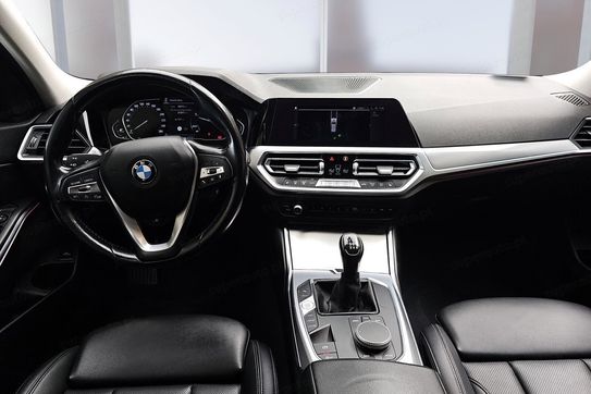 BMW Seria 3 Touring 318d Sport Line