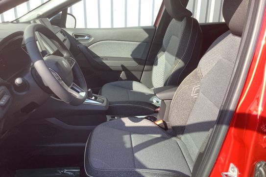 Renault Captur Techno 1.8 E-Tech Full Hybrid AT