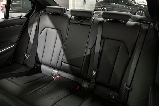 BMW Seria 3 318i M Sport