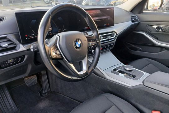 BMW Seria 3 318d mHEV aut