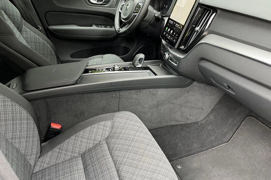 Volvo XC60 B5 B AWD Core