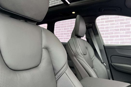 Volvo XC60 T8 Plug-In Hybrid AWD Ultra Dark