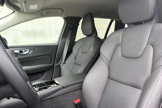 Volvo V60 T6 AWD Plug-In Hybrid Core