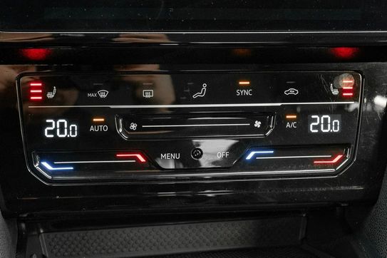 Volkswagen Passat 2.0 TSI Elegance DSG