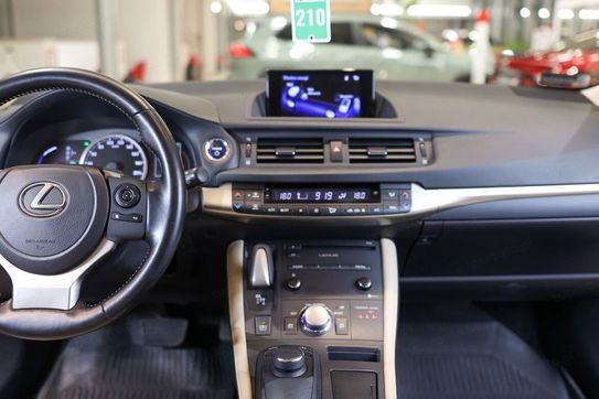 Lexus CT 200h Elegance