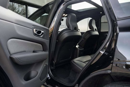 Volvo XC60 T8 Plug-In Hybrid AWD Plus Black Edition