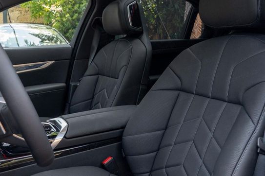 BMW Seria 7 740d xDrive M Sport