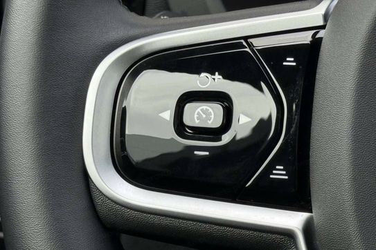 Volvo XC60 B5 AWD Plus Black Edition