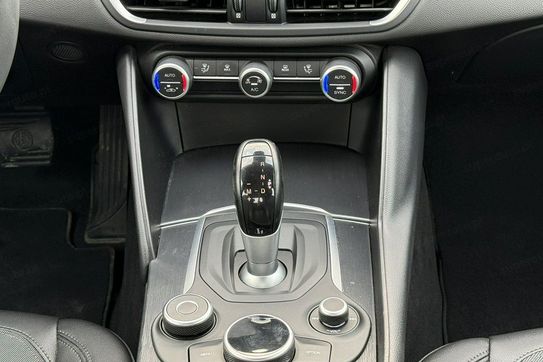 Alfa Romeo Giulia 2.0 Turbo Super aut