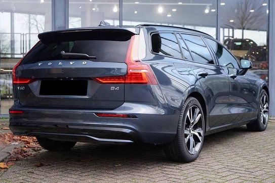 Volvo V60 B4 Plus Dark