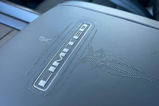 Dodge RAM 1500 Limited NIGHT V8 RAMBOX