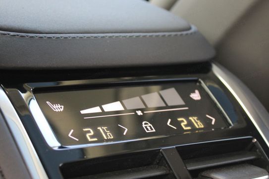 Volvo XC90 T8 AWD Plug-In Hybrid UltraDark7os aut