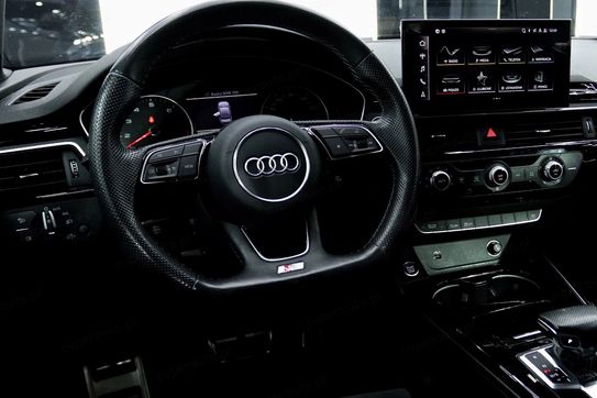 Audi A4 45 TFSI quattro S Line